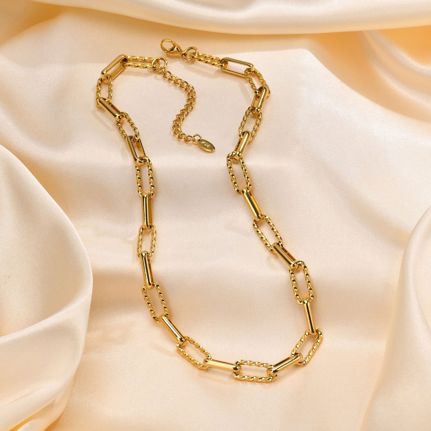 Bracciale minimalista a forma di U in acciaio inossidabile | Design geometrico moderno per donna, gioiello unisex con catena regolabile BR-1705