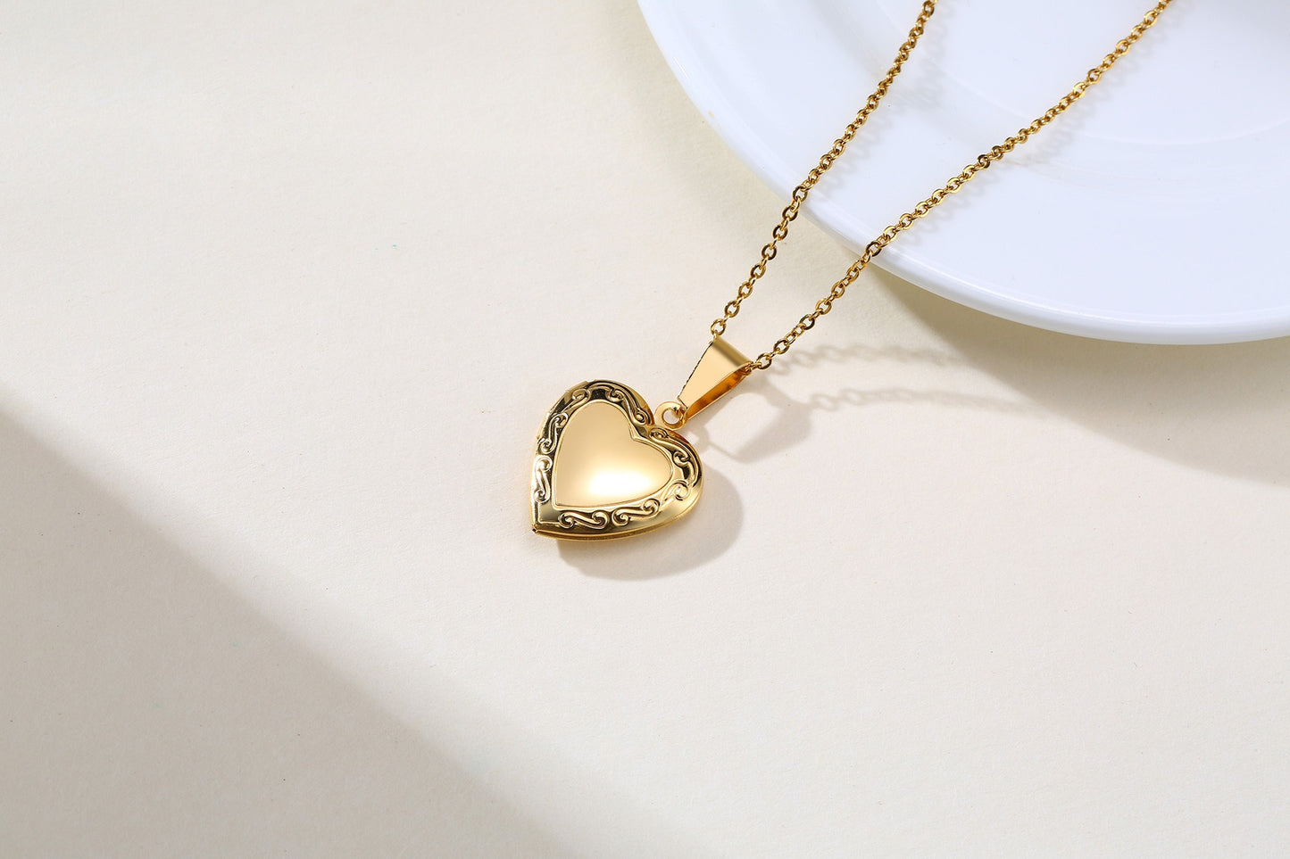 Colgante de corazón de acero inoxidable Kemstone con circonitas - Collar con dije que se abre para mujer PN-1364