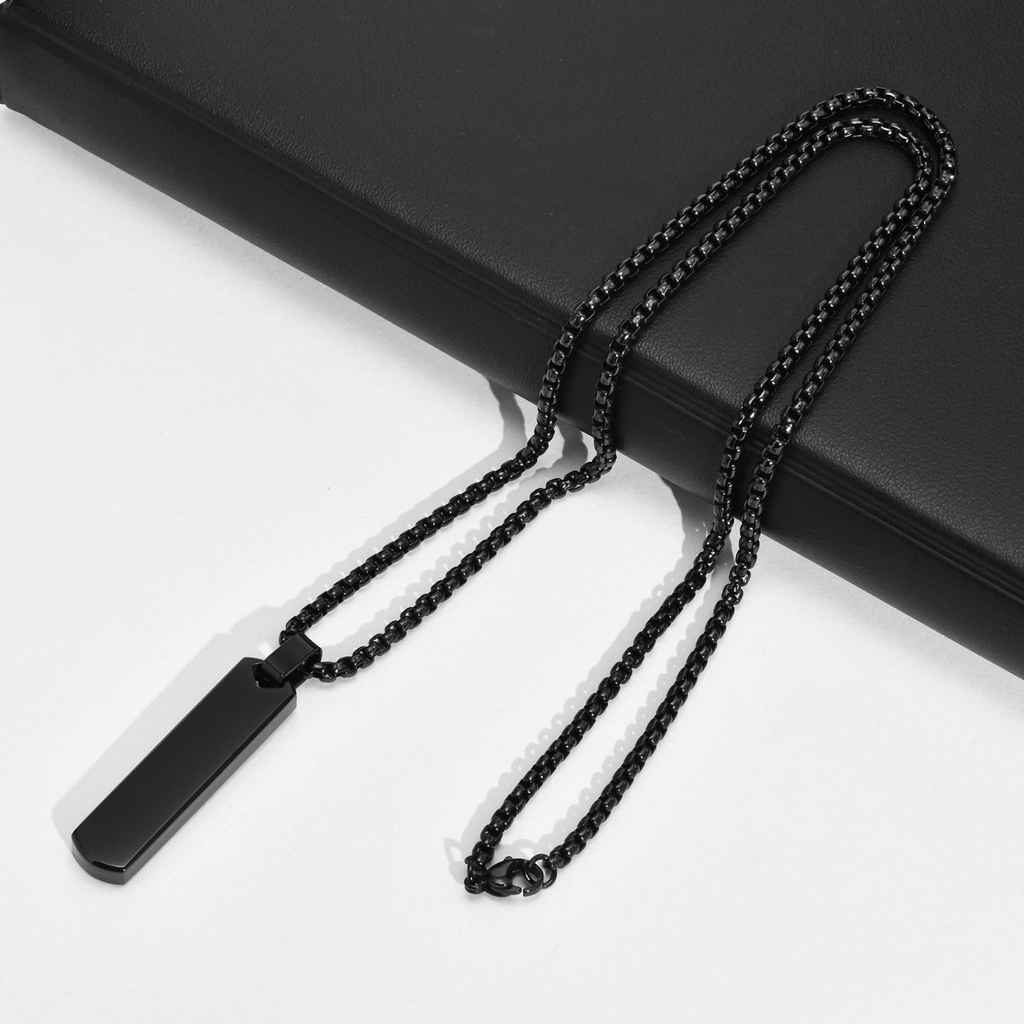 Collar con colgante de barra geométrica minimalista de acero inoxidable personalizable Kemstone - Joyería unisex personalizada para uso diario y regalos PN-1676
