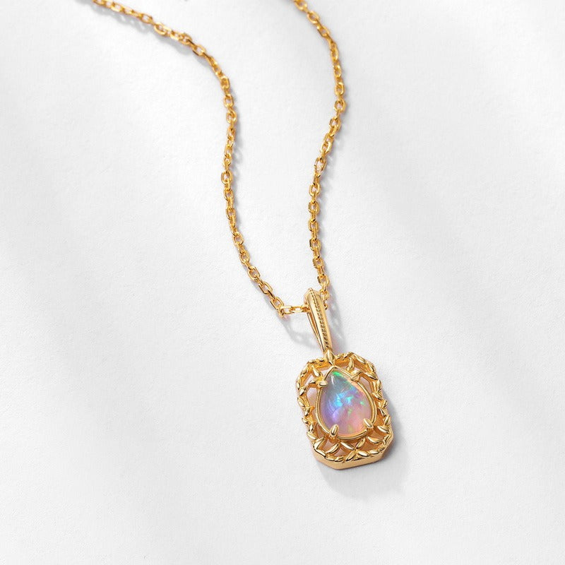 Collar con colgante de ópalo vintage, diseño original artesanal de Kemstone - Diseño intrincado de plata S925 bañado en oro, 45 cm