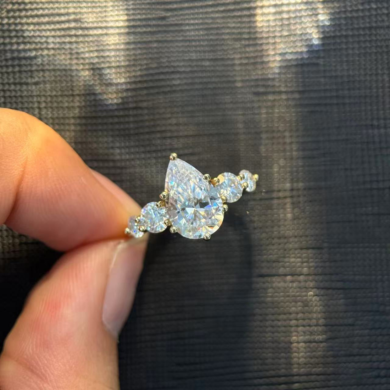 Kemstone Pear Cut Moissanite Five-Stone Ring for Women, 1–6ct D–E VVS, S925 Gold-Plated Wedding & Engagement Band SU543R