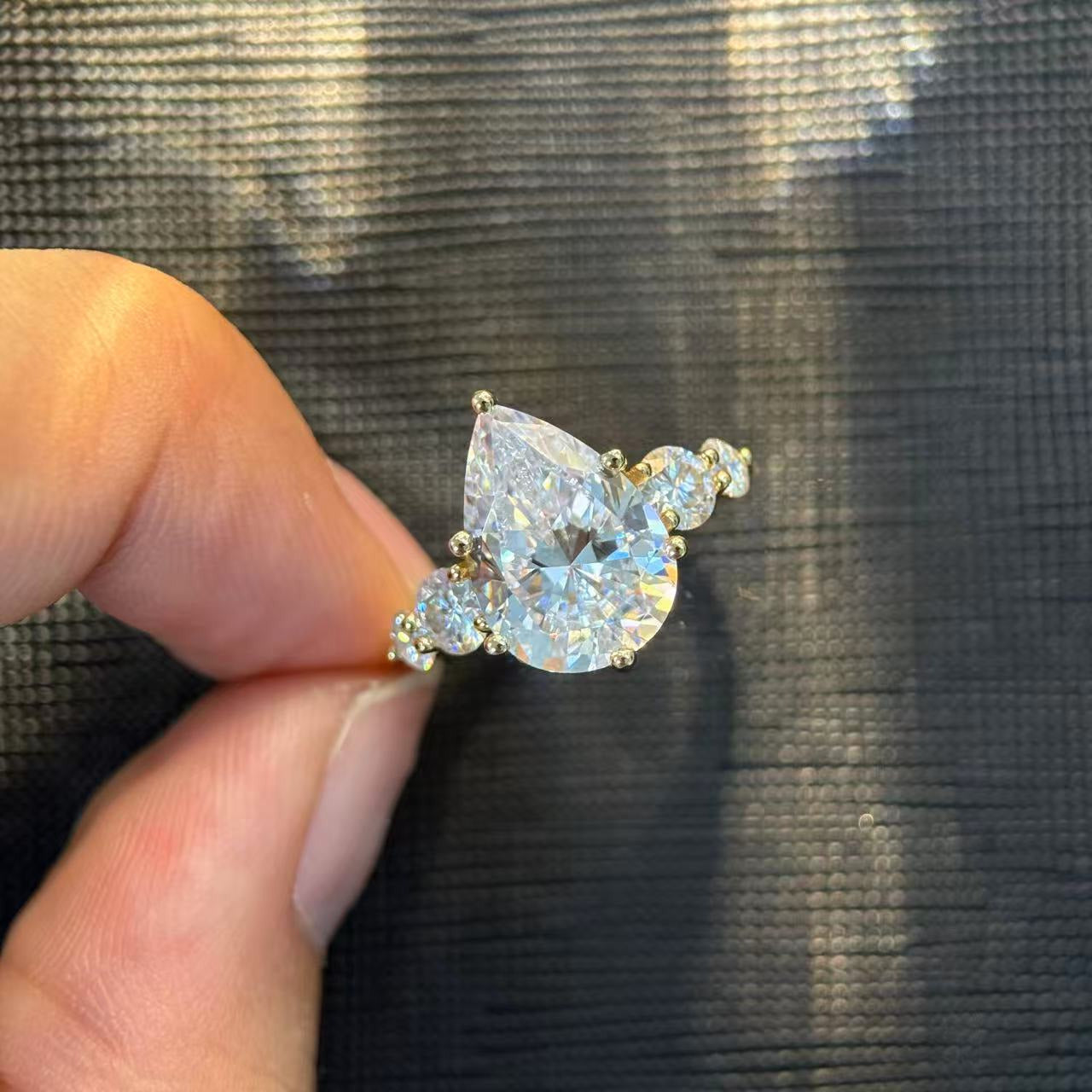 Kemstone Pear Cut Moissanite Five-Stone Ring for Women, 1–6ct D–E VVS, S925 Gold-Plated Wedding & Engagement Band SU543R