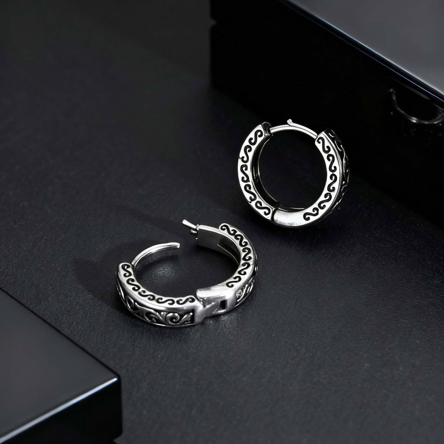 Kemstone Stainless Steel Hoop Earrings for Men – Vintage Floral Pattern EH-839