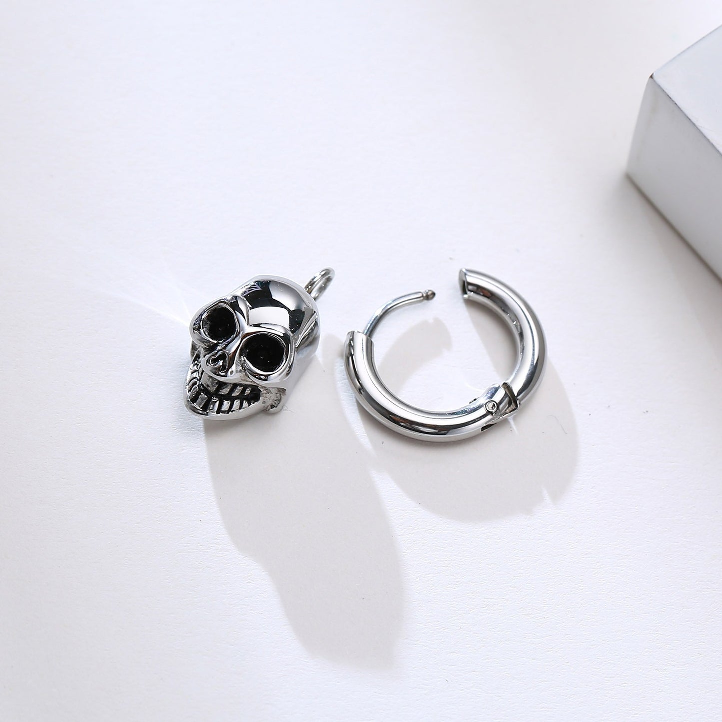 Kemstone Men’s Stainless Steel Skull Hoop Earring – Silver EH-313