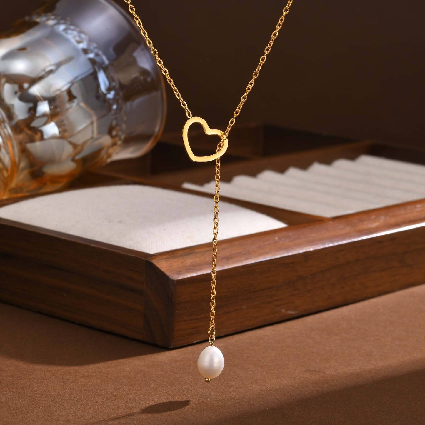 Titanium Steel Flat Cross Chain Necklace with Baroque Pearl & Heart Clasp – Y-Shaped Golden Statement Jewelry for Women NC-1974