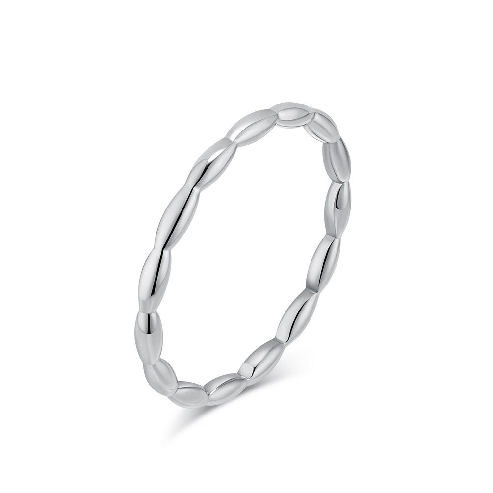 Anillo geométrico de acero y titanio con lágrima entrelazada de inspiración francesa para mujer | Joyería minimalista para uso diario con elegancia narrativa K-R945