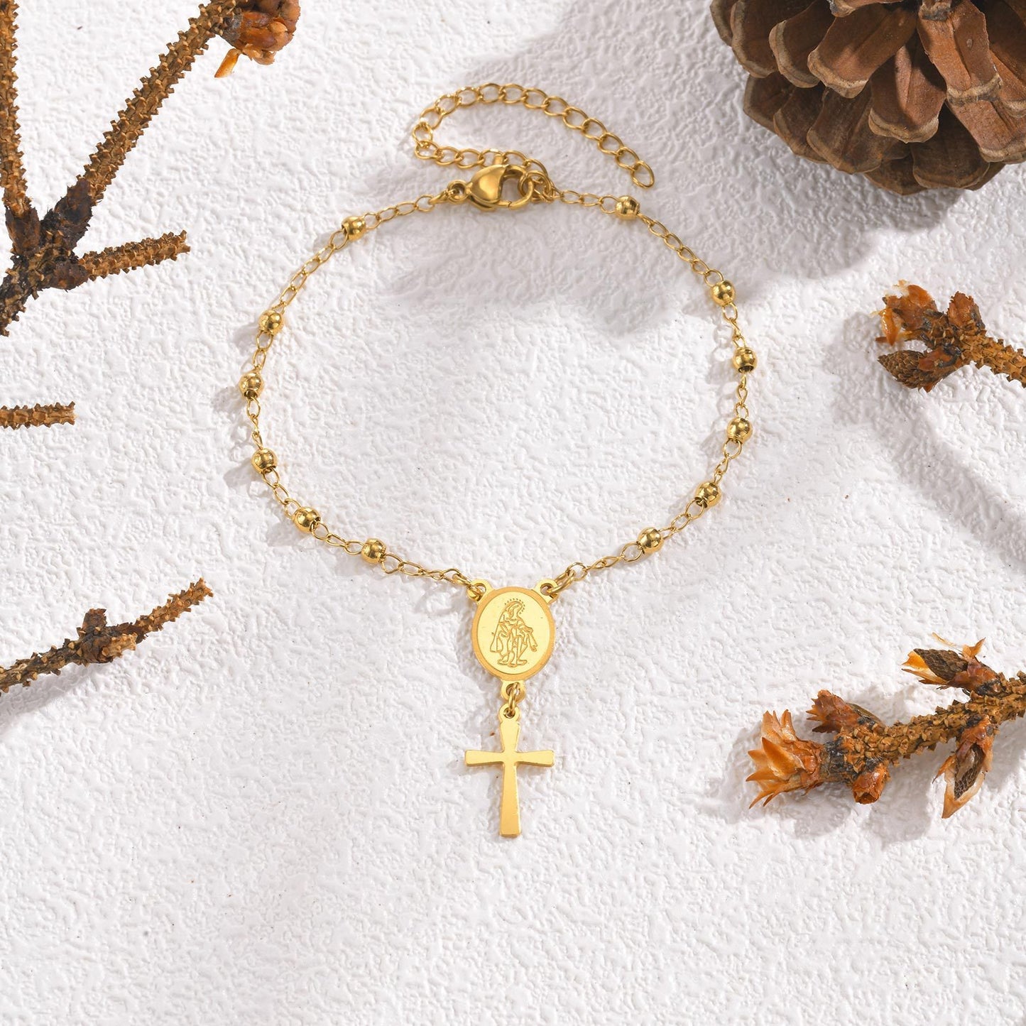 Elegante pulsera de cadena de cuentas de rosario de acero inoxidable con dije de cruz de la Virgen - Joyería espiritual hipoalergénica en tono dorado para mujer BR-2234