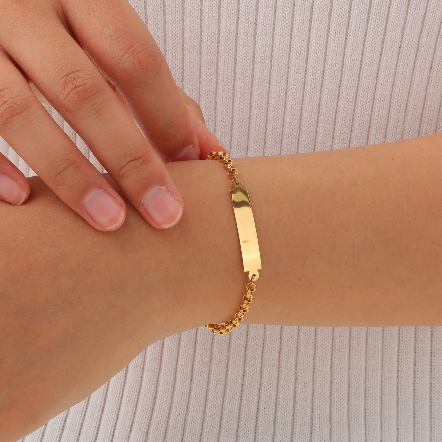 Stainless Steel Curved Pendant & Pearl Chain Bracelet for Women - Golden Minimalist Jewelry with Adjustable Clasp BR-2179