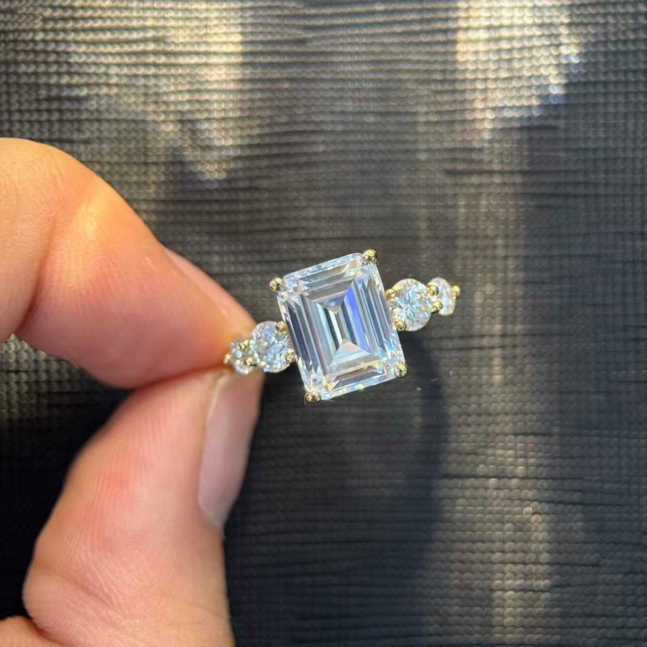 Kemstone Emerald Cut Moissanite Five-Stone Ring for Women, 1–10ct D–E VVS, S925 Gold-Plated Engagement & Wedding Jewelry SU544R