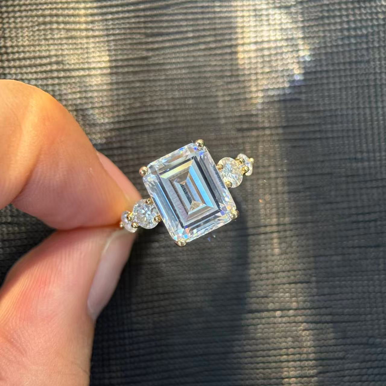 Kemstone Emerald Cut Moissanite Five-Stone Ring for Women, 1–10ct D–E VVS, S925 Gold-Plated Engagement & Wedding Jewelry SU544R