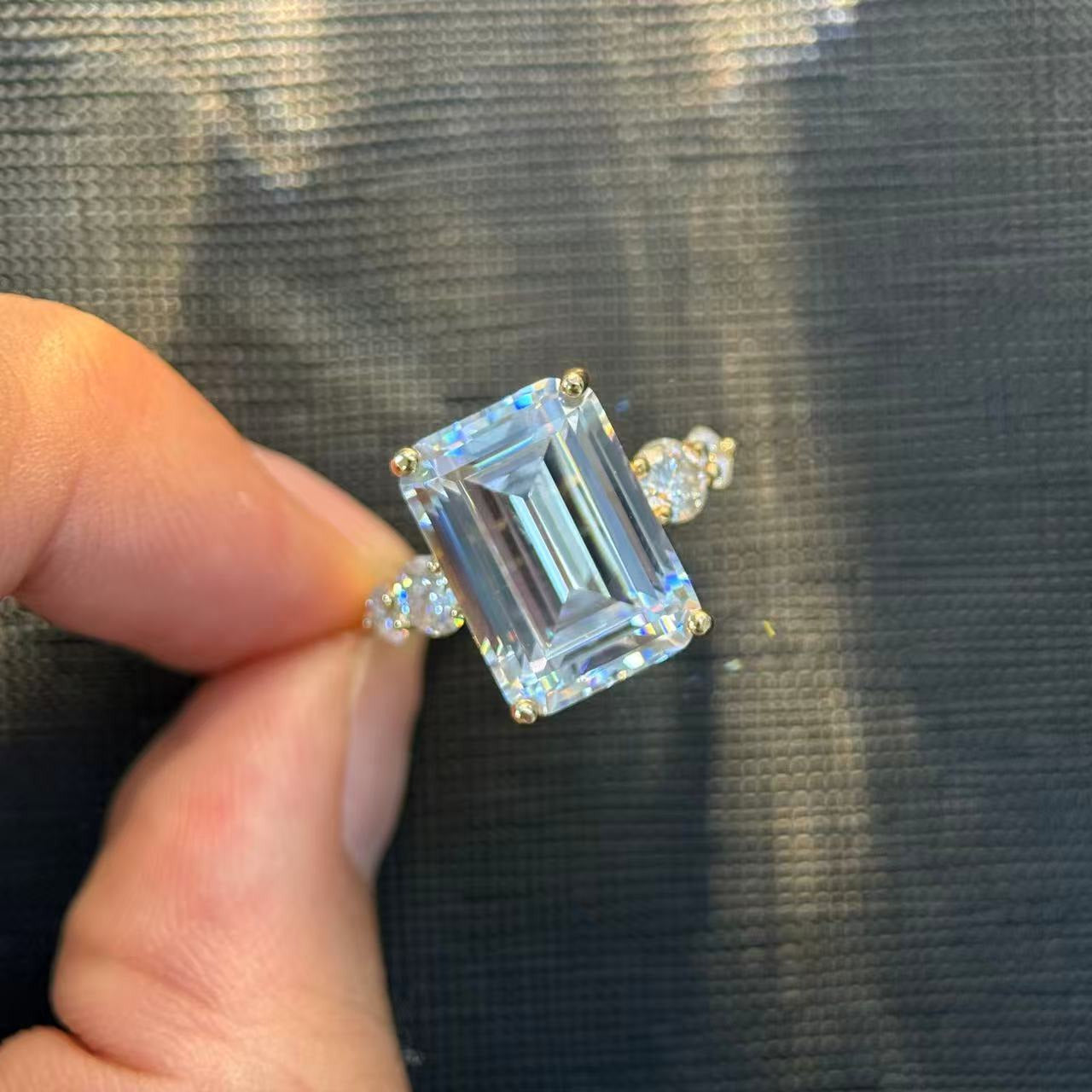 Kemstone Emerald Cut Moissanite Five-Stone Ring for Women, 1–10ct D–E VVS, S925 Gold-Plated Engagement & Wedding Jewelry SU544R