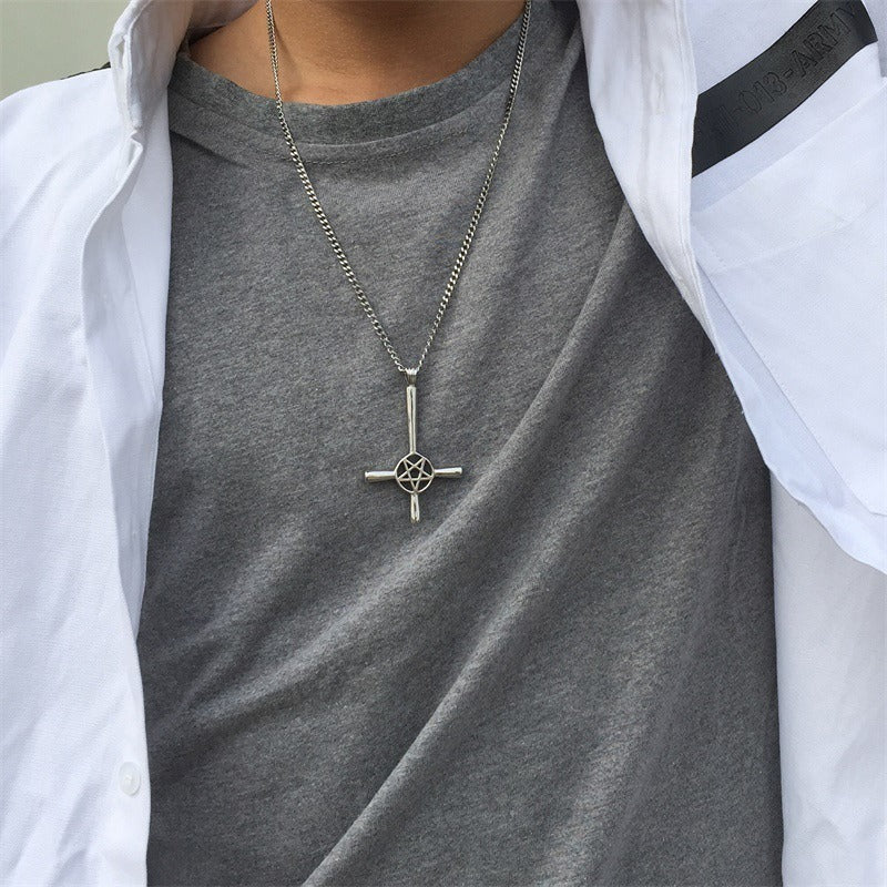 Colgante de cruz de Satán de acero inoxidable Kemstone - Collar gótico audaz para hombre PN-1127