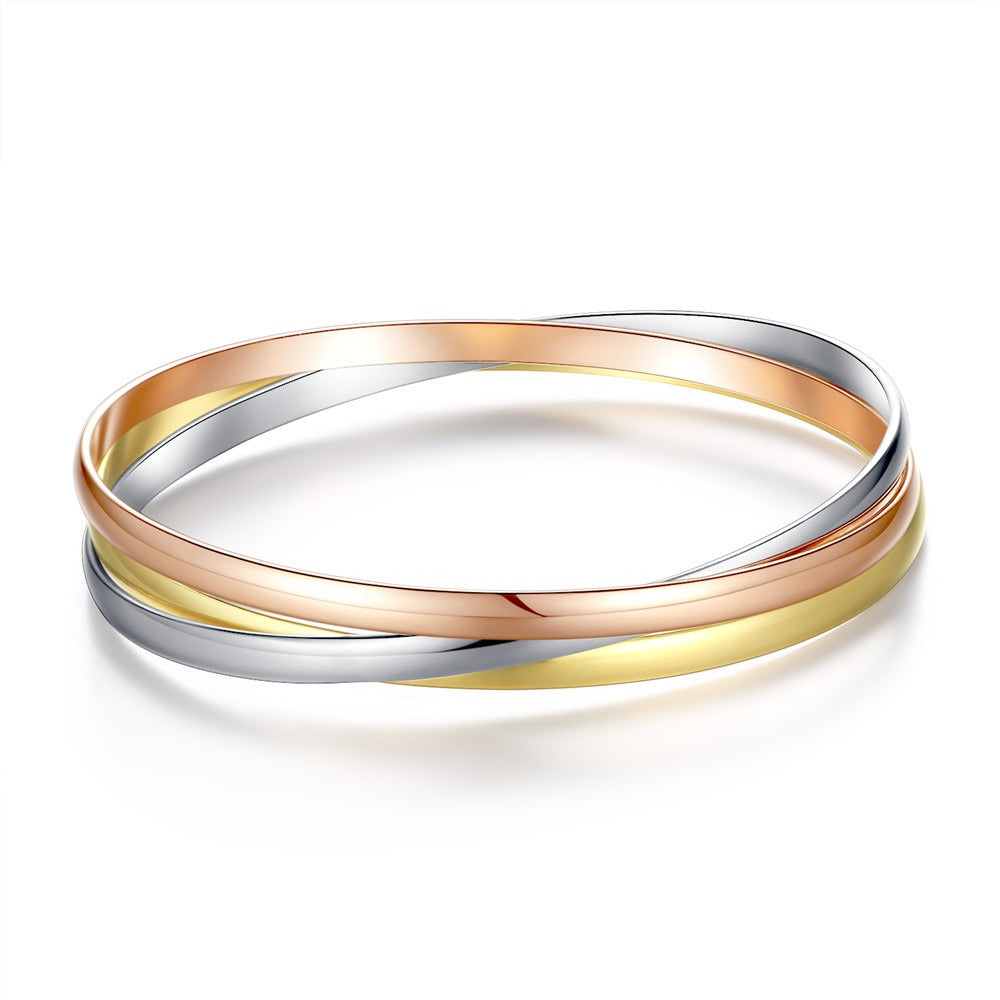 Brazalete Kemstone de acero y titanio con triple anilla para mujer - Tono oro rosa, diseño abierto ajustable, joyería minimalista para uso diario o regalo B82