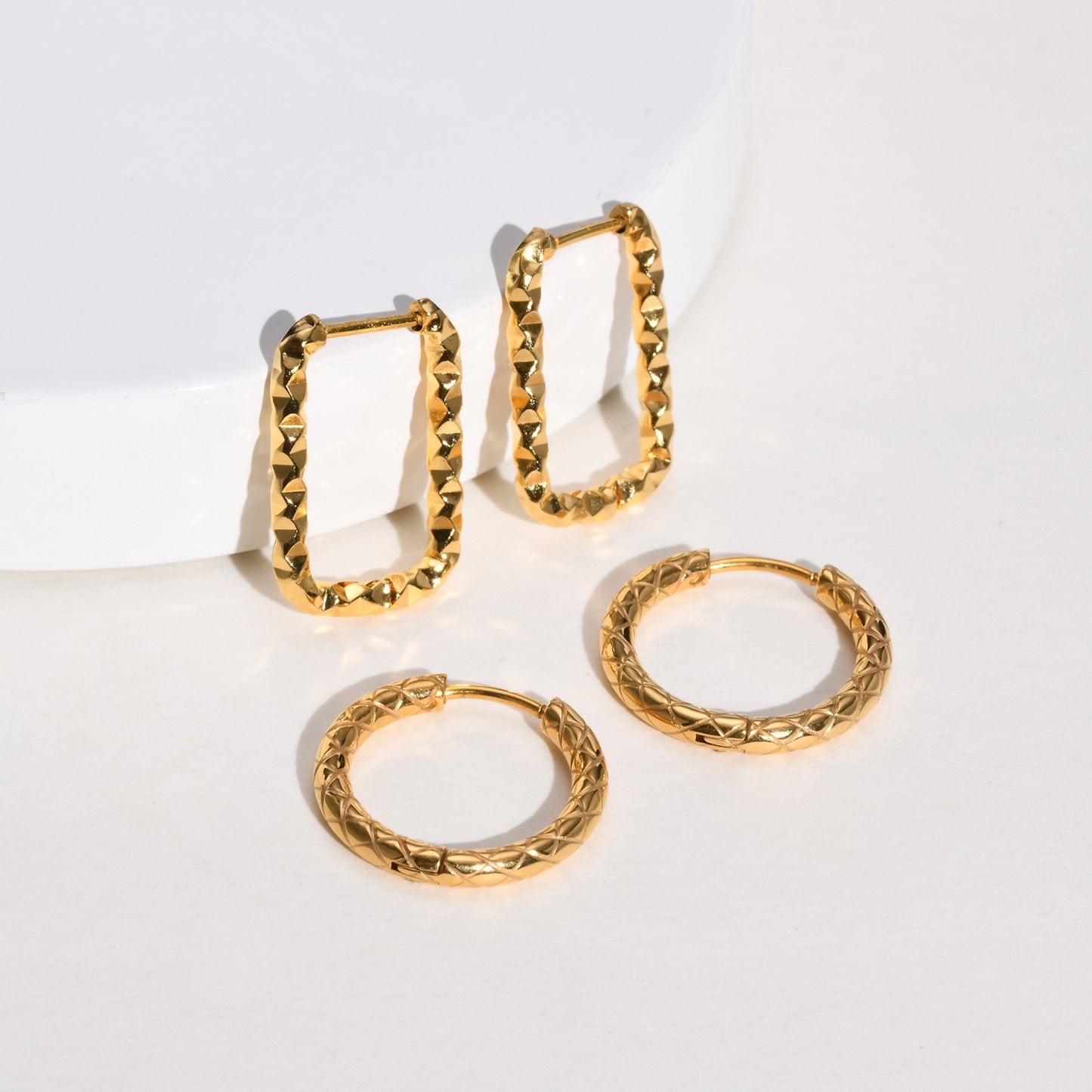 Elegantes pendientes geométricos de acero inoxidable con baño de oro bicolor para mujer EH-707