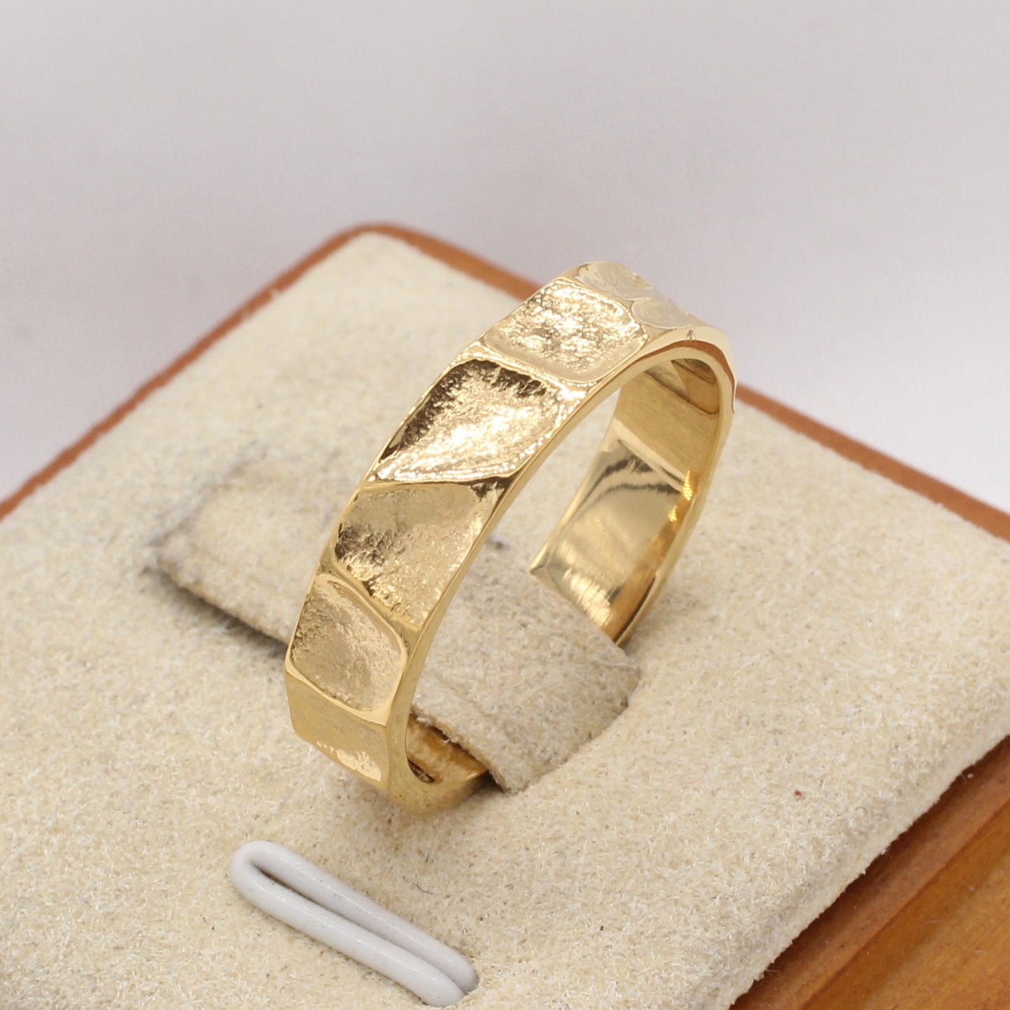 Kemstone Men’s Titanium Steel Ring – Vintage Hammered Textured Band R1890