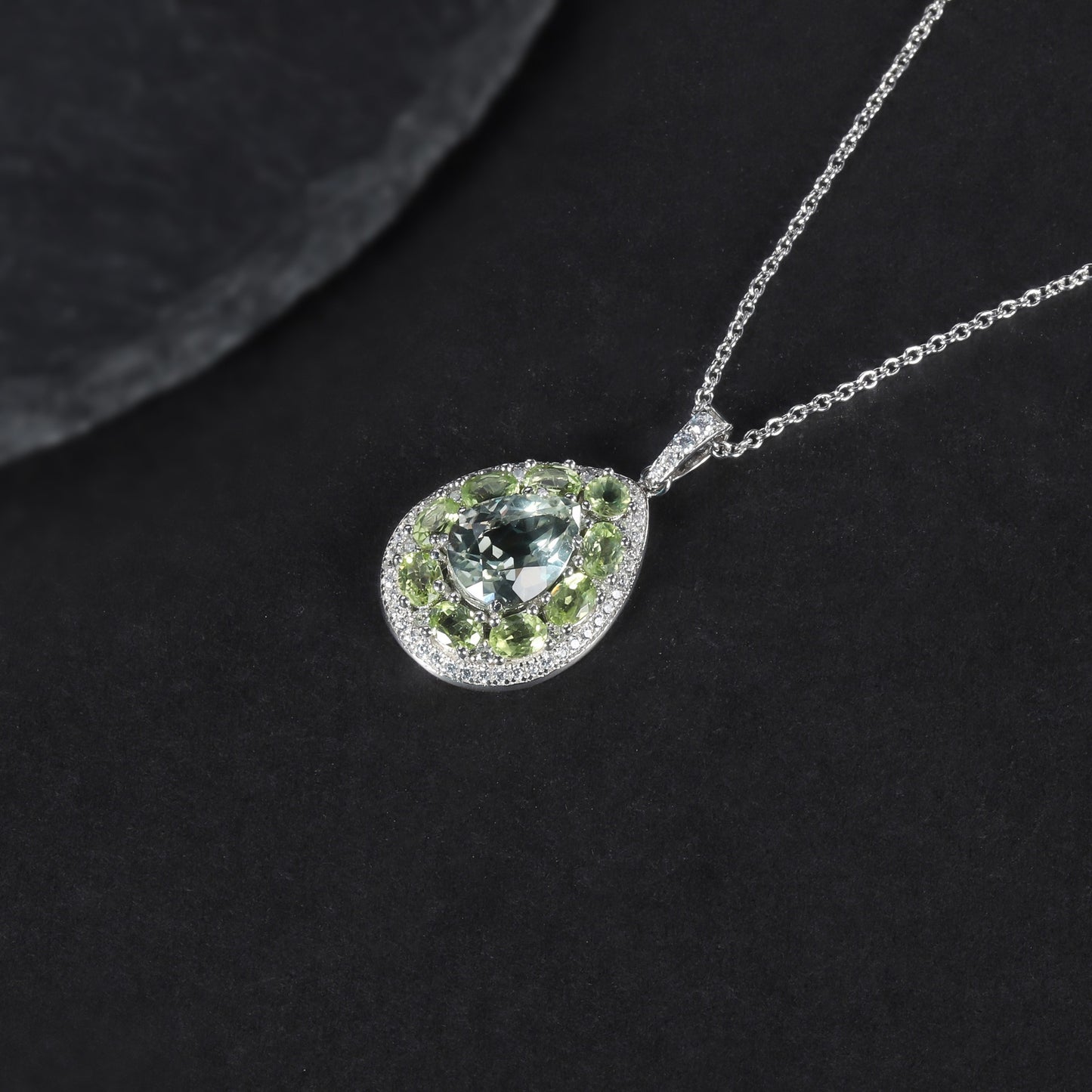 Collar de plata de ley S925 de diseño original, hecho a mano por Kemstone, con colgante de amatista verde natural y peridoto, 45,7 cm.
