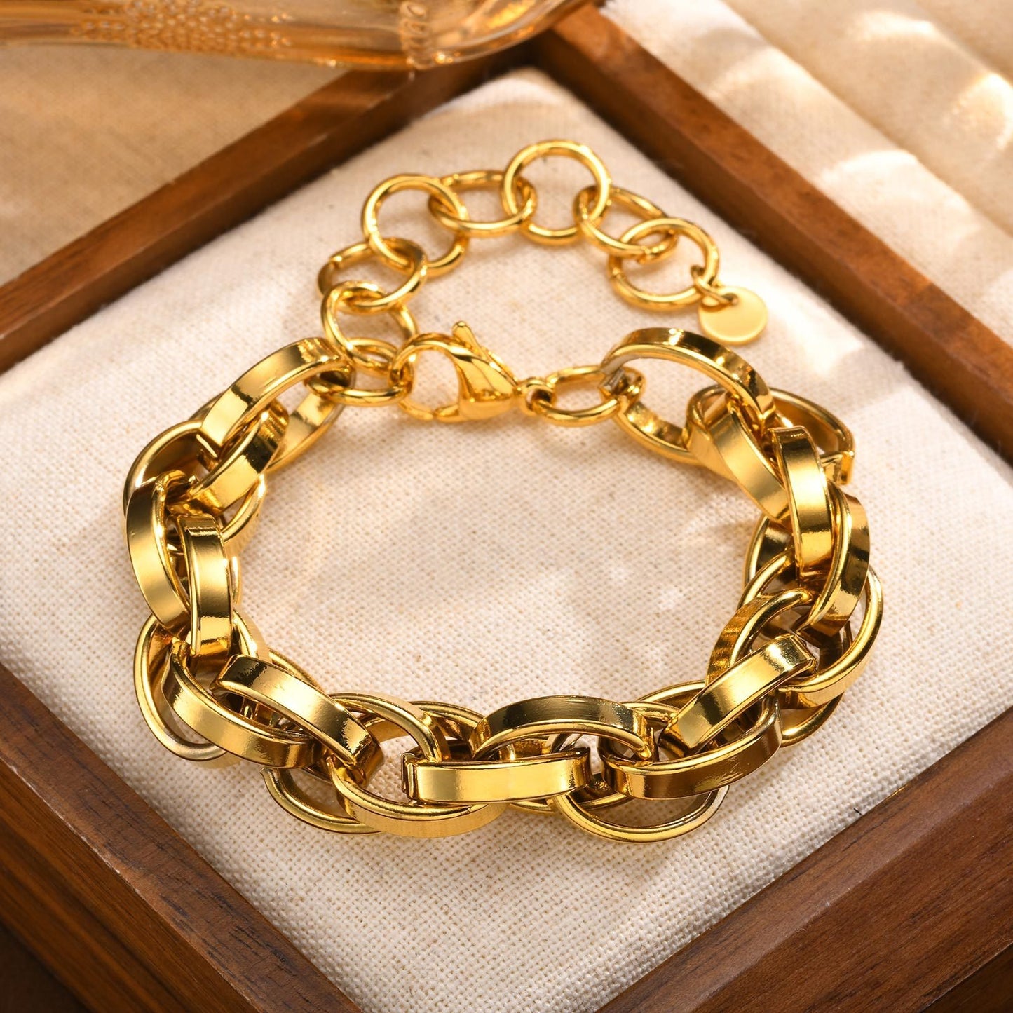 Pulsera de cadena gruesa estilo hip-hop para mujer: pieza llamativa y moderna en oro con geometría minimalista BR-961