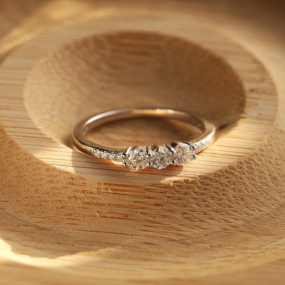 Kemstone Stainless Steel Moissanite Ring for Women – Channel Setting | MOR12