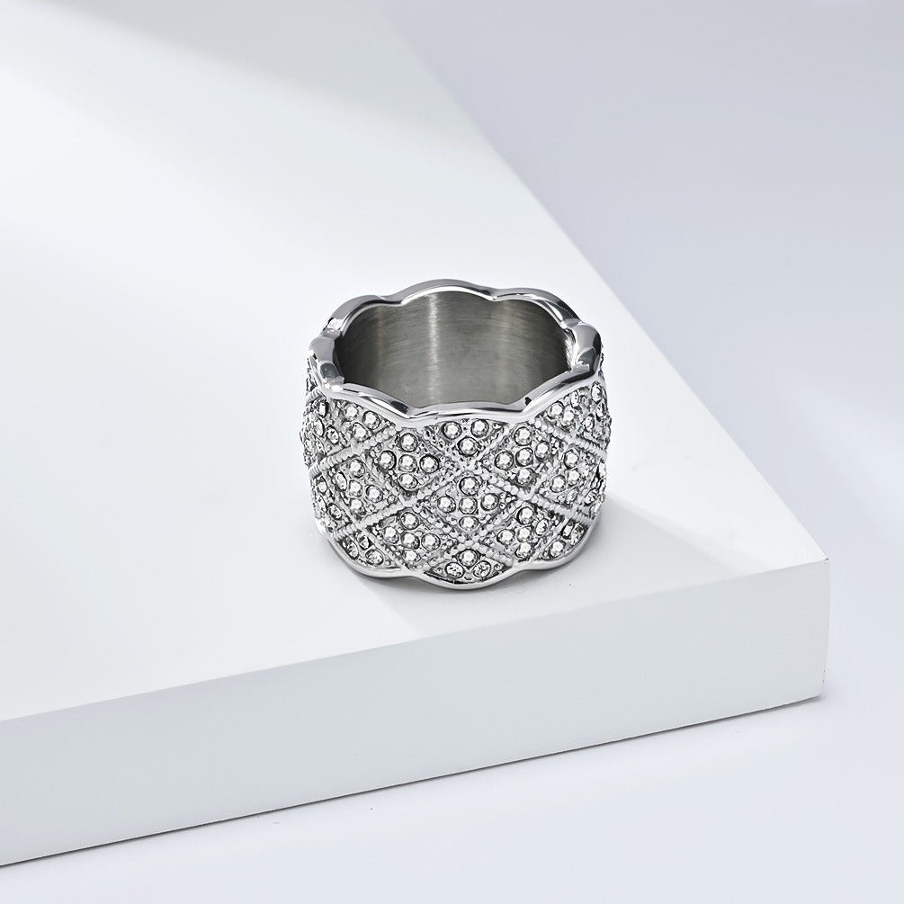 Anillo unisex de malla geométrica con cristales pavé completos, de lujo y espectacular. Joyería de acero inoxidable chapada en oro para un estilo audaz. K-R972