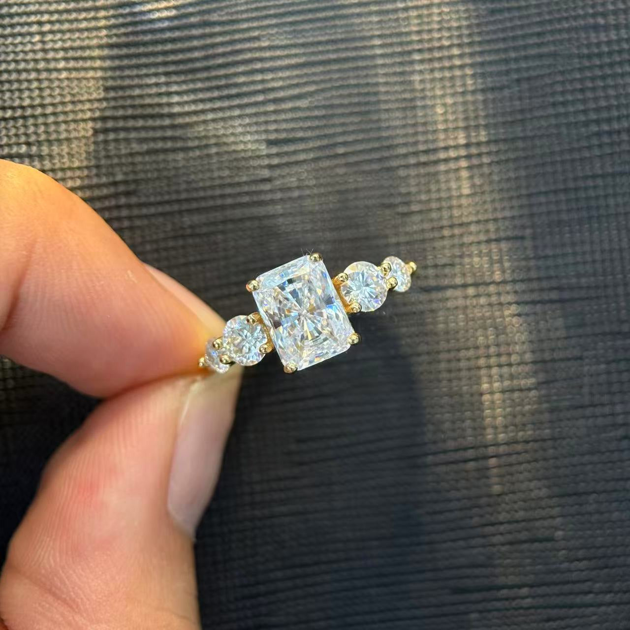 Kemstone Radiant Cut Moissanite Five-Stone Ring for Women, 1–10ct S925 Gold-Plated Wedding & Engagement Band SU547R