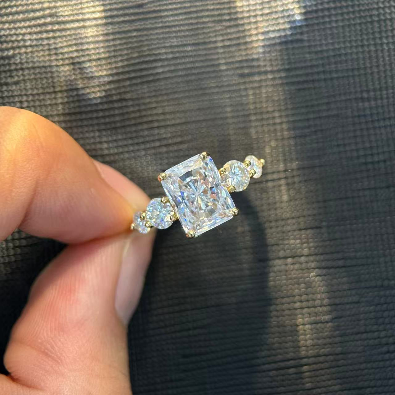 Kemstone Radiant Cut Moissanite Five-Stone Ring for Women, 1–10ct S925 Gold-Plated Wedding & Engagement Band SU547R