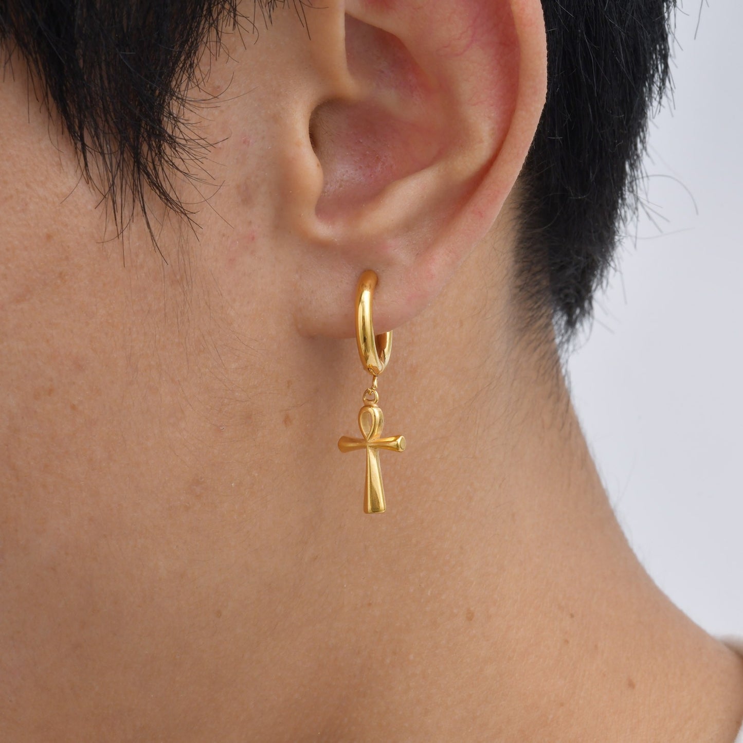 Pendientes de cruz de acero inoxidable Kemstone con diseño minimalista para hombre ES-335 