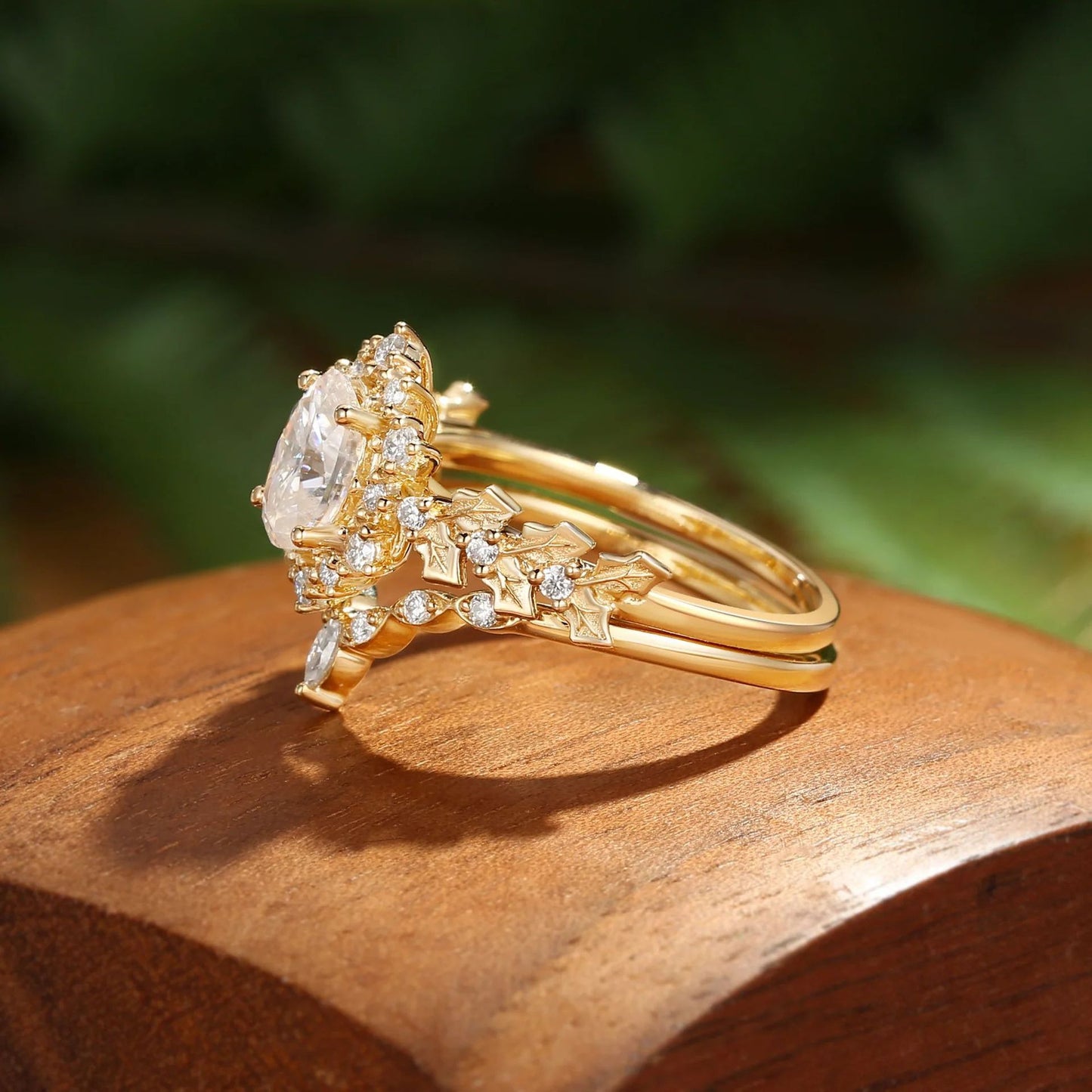 Kemstone Vintage Mandarin Garnet & Moissanite Ring Set for Women – S925 Sterling Silver 18K Gold Plated Stackable Bridal Ring T7-YC0297RS