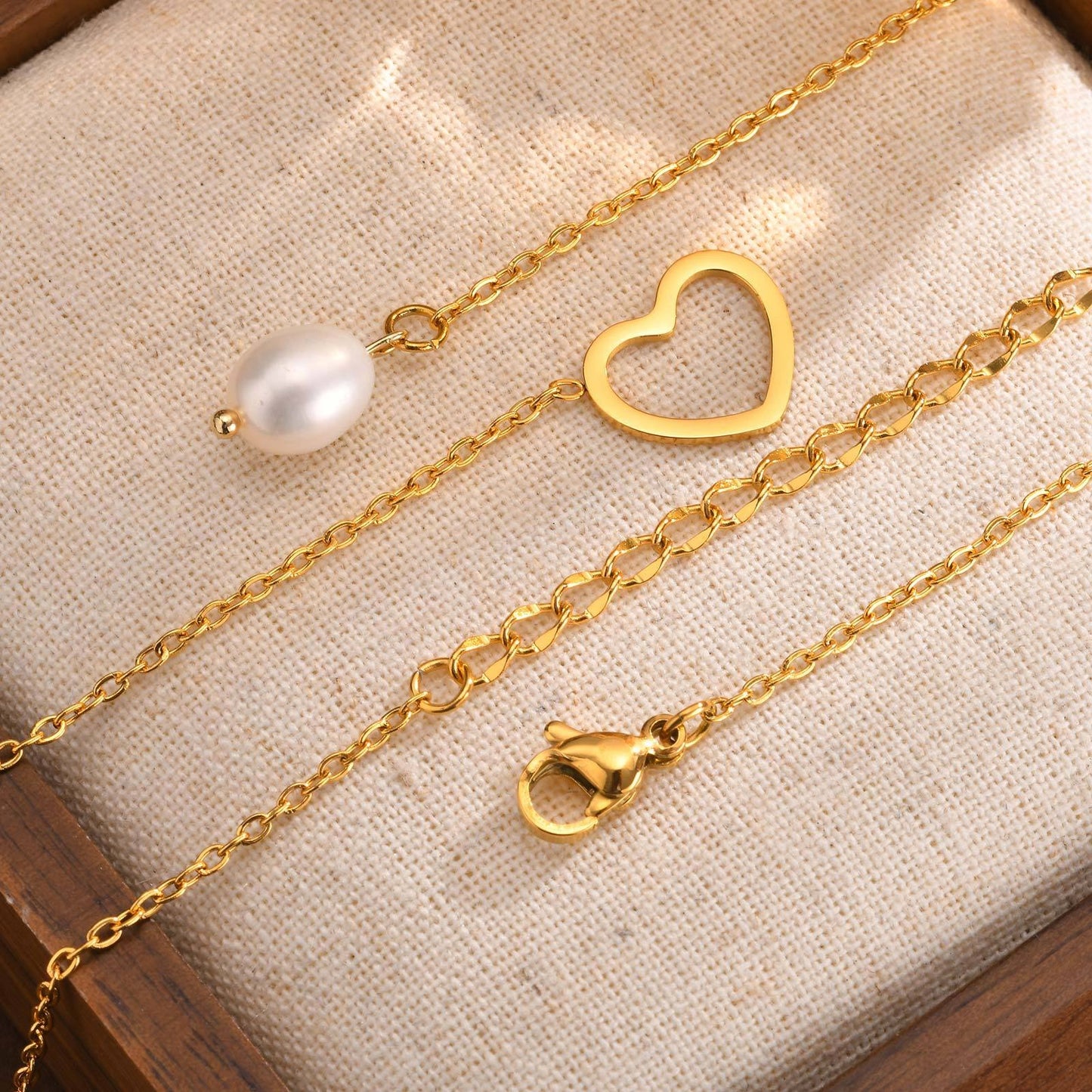 Titanium Steel Flat Cross Chain Necklace with Baroque Pearl & Heart Clasp – Y-Shaped Golden Statement Jewelry for Women NC-1974