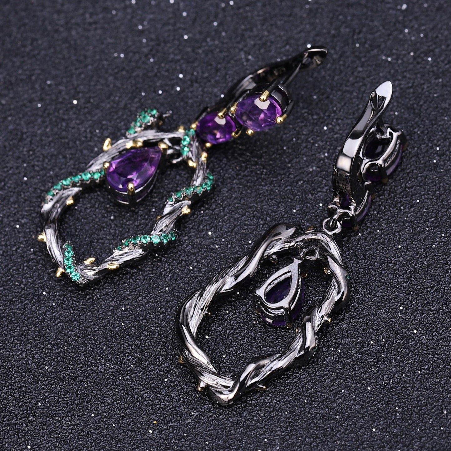 Pendientes colgantes de amatista natural de la serie Whispering Gems, diseño original artesanal de Kemstone, en plata de ley 925.