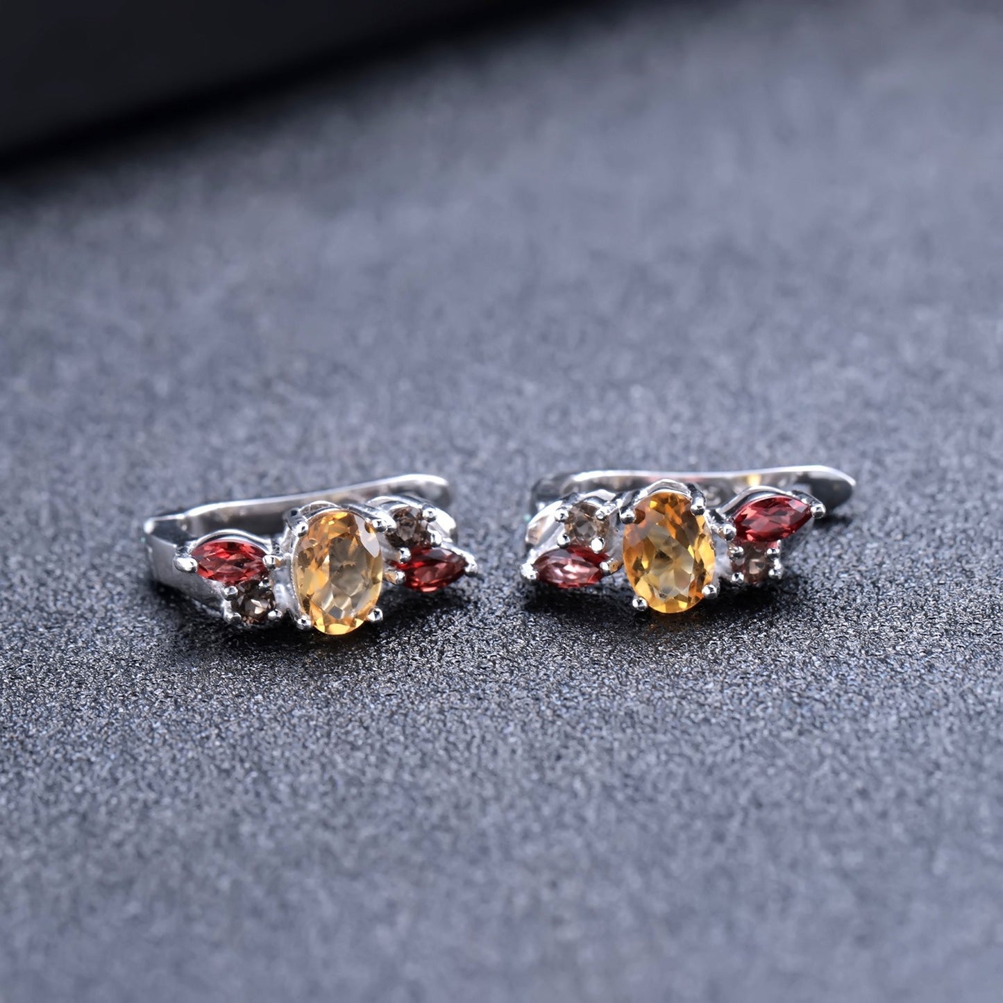 Pendientes colgantes de plata de ley con citrino y granate natural, diseño original, hechos a mano por Kemstone.
