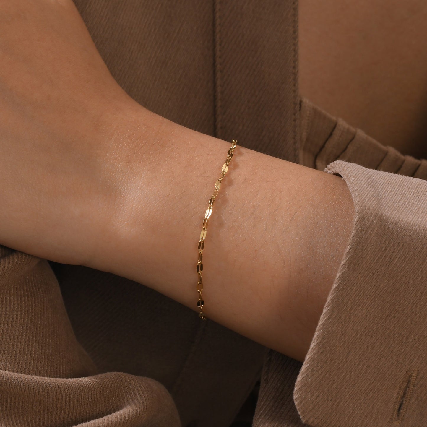Elegante pulsera de cadena fina de acero de titanio bañada en oro de 18 quilates para mujer BR-2151