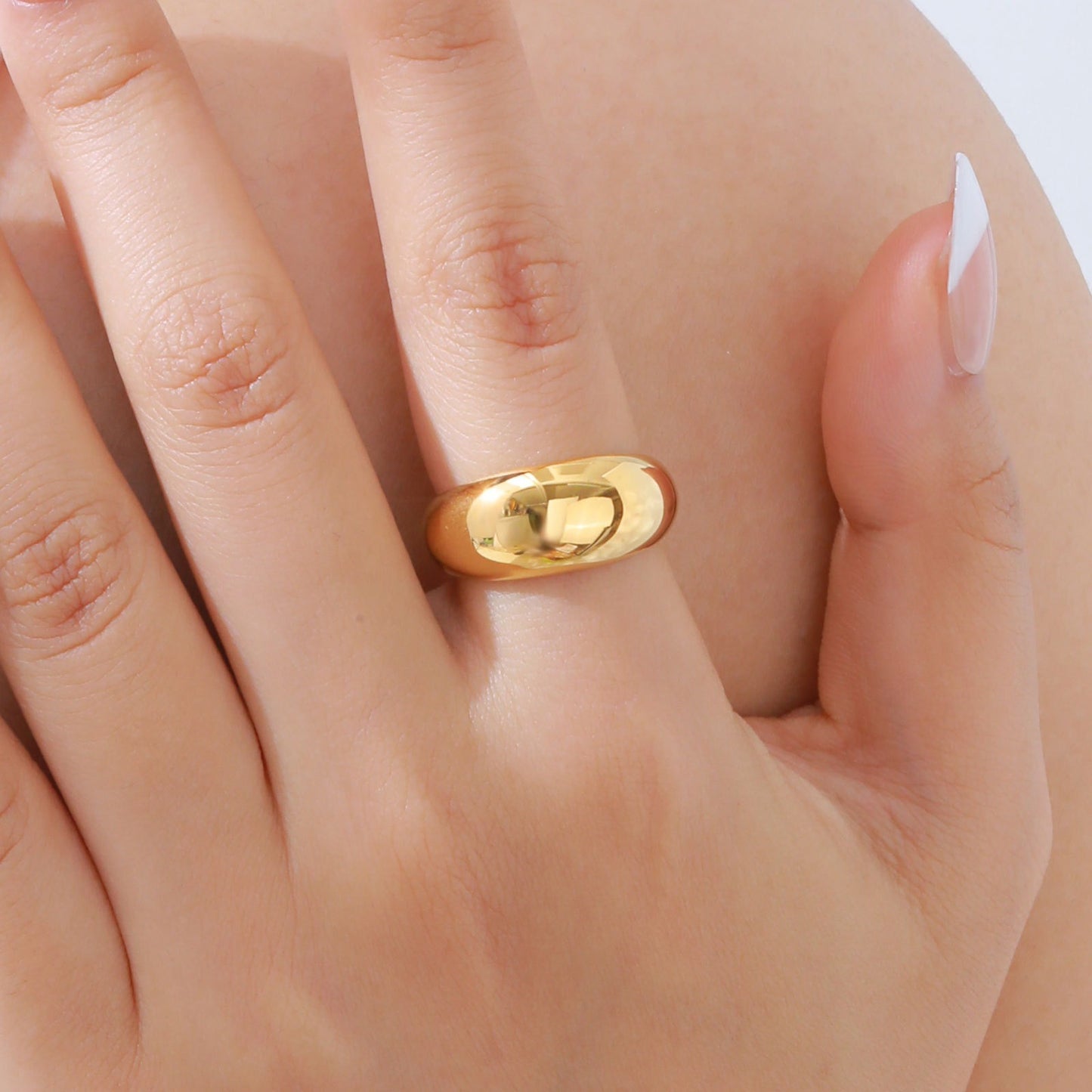 Anillo geométrico elegante de acero inoxidable dorado para mujer: joyería minimalista moderna para un look glamuroso diario RC-719