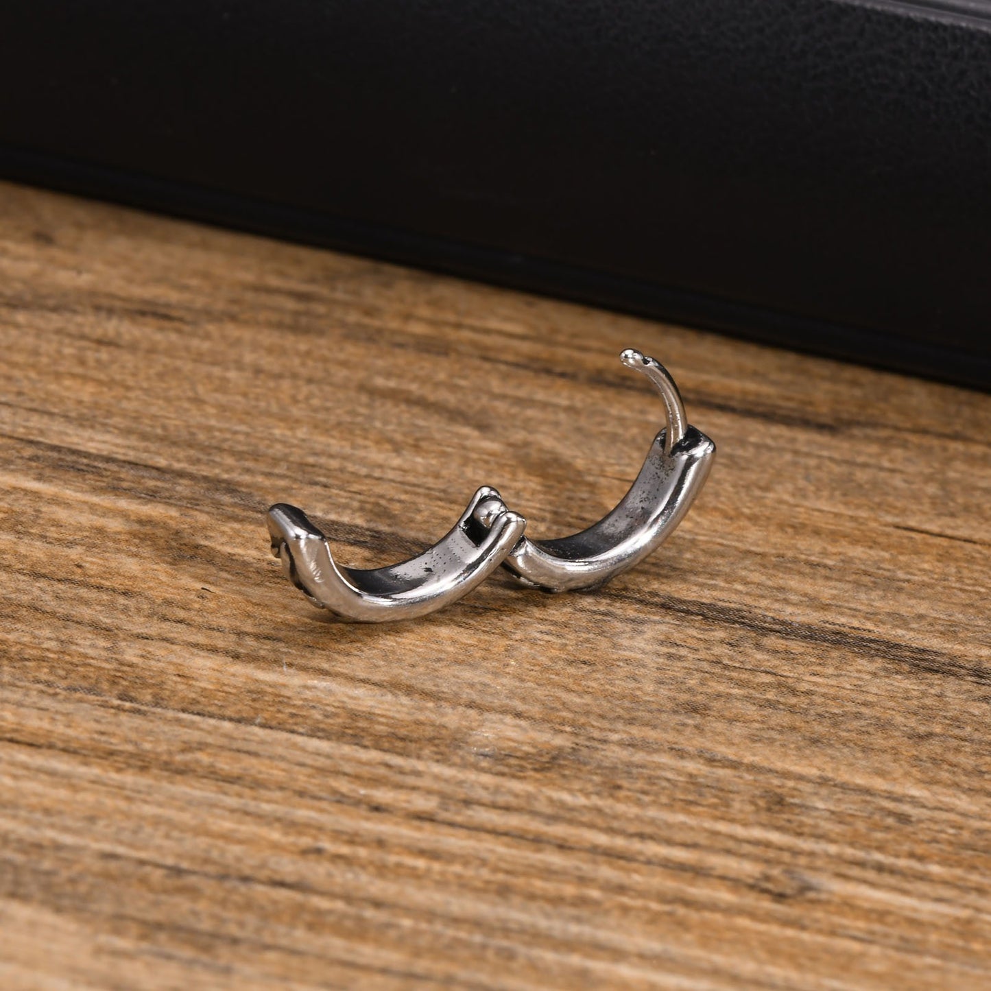 Kemstone Stainless Steel Hoop Earrings – Silver Gothic Punk Huggie Jewelry for Men EH-48