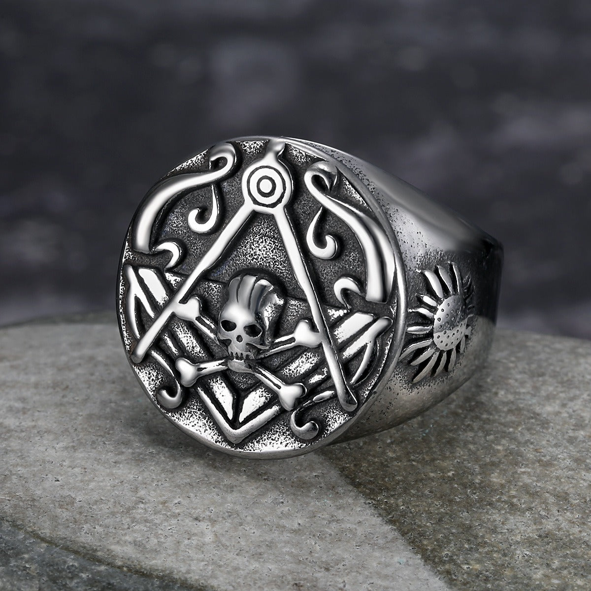 Kemstone Men’s Stainless Steel Skull Ring – Gothic Biker Punk Jewelry TR0499