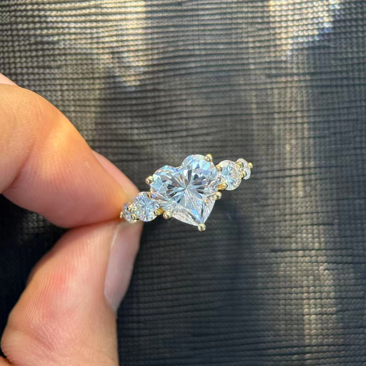 Kemstone Heart Cut Moissanite Five-Stone Ring for Women, 1–5ct S925 Gold-Plated Engagement & Wedding Jewelry SU548R