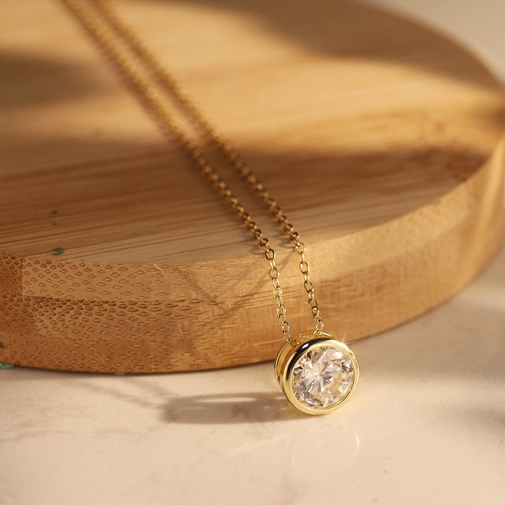 Kemstone Round Bezel Set Moissanite Pendant Necklace – 925 Sterling Silver MON11