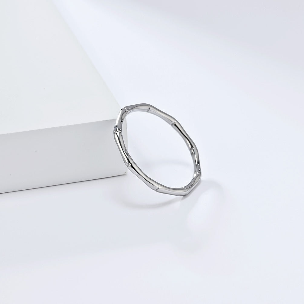 Elegante anillo de acero inoxidable para mujer inspirado en el bambú - Estilo minimalista INS K-R946