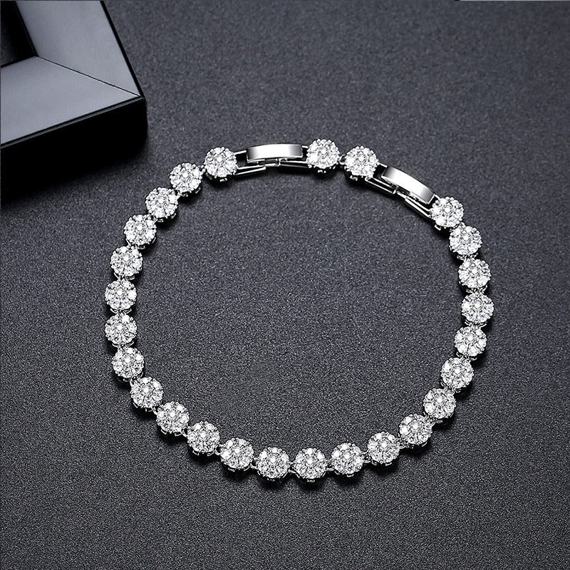 Delicada pulsera de cadena de tenis floral con micropavé de circonitas Kemstone: elegante diseño de doble cierre, hecha a mano para un look glamuroso diario B24090302