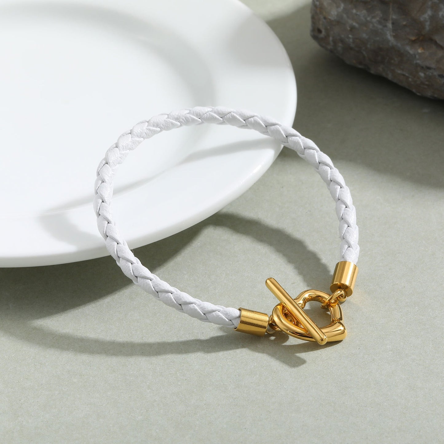 Pulsera Kemstone de acero inoxidable con cierre floral OT y correas de piel blanca flexible - Joyería minimalista moderna para mujer BL-779