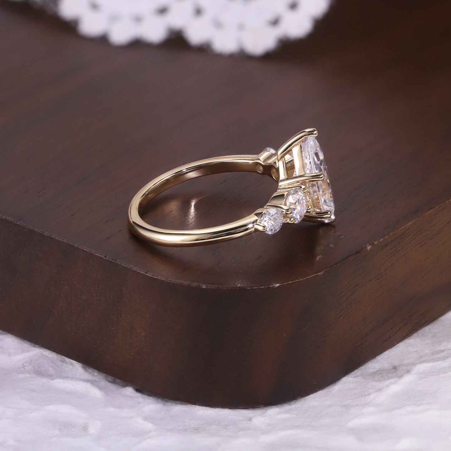 Kemstone Pear Cut Moissanite Five-Stone Ring for Women, 1–6ct D–E VVS, S925 Gold-Plated Wedding & Engagement Band SU543R