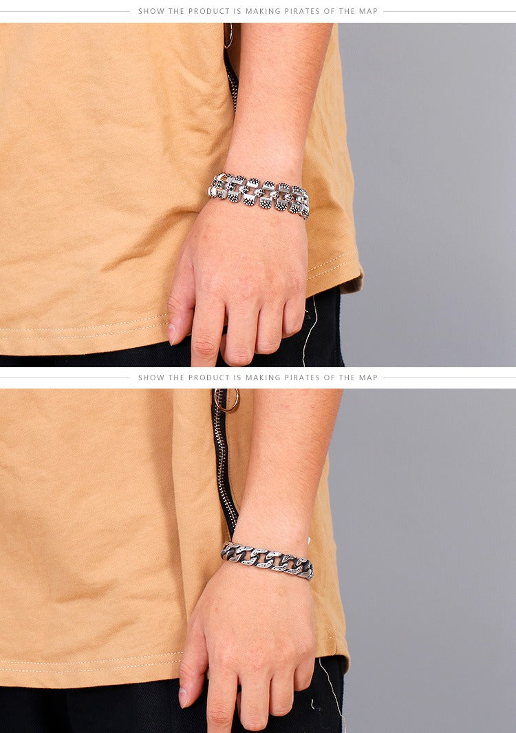 Bracciale punk in acciaio al titanio Kemstone con teschio per uomo KB118447