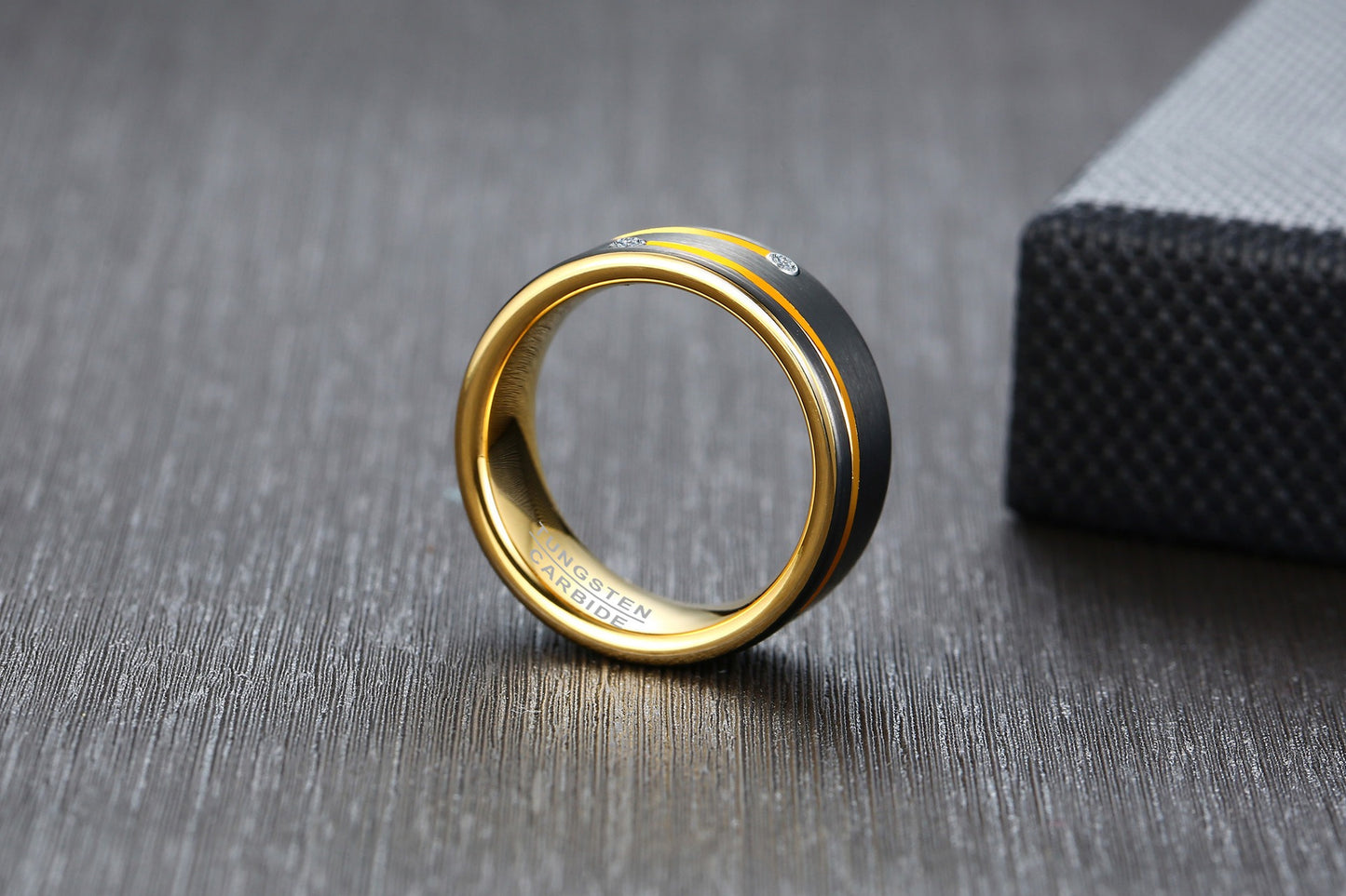 Kemstone Tungsten Ring – Black Gold Inlaid Zircon Slot Design Men’s Jewelry TCR-089