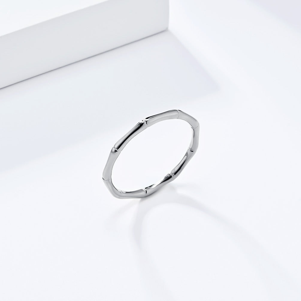 Elegante anillo de acero inoxidable para mujer inspirado en el bambú - Estilo minimalista INS K-R946