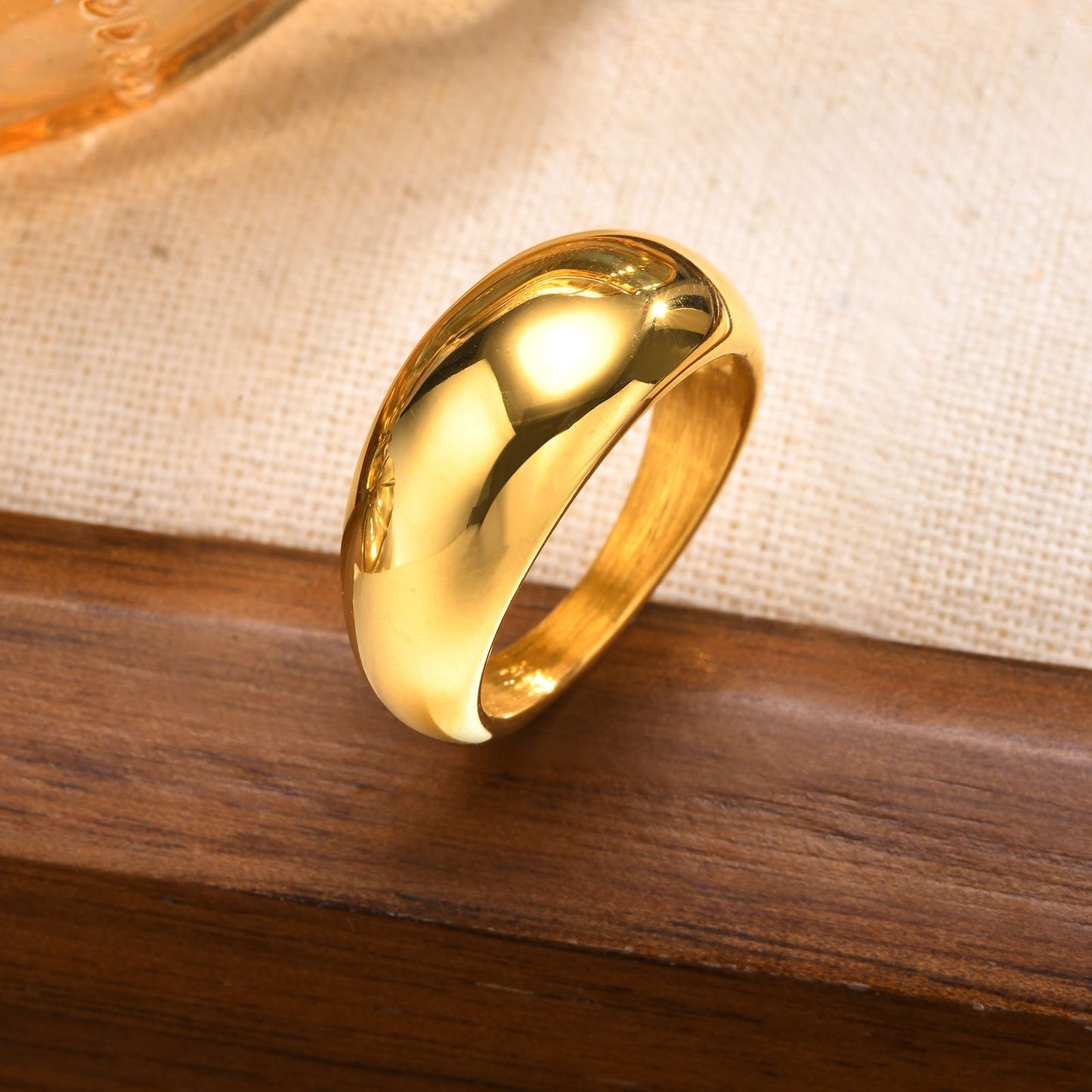 Anillo geométrico elegante de acero inoxidable dorado para mujer: joyería minimalista moderna para un look glamuroso diario RC-719