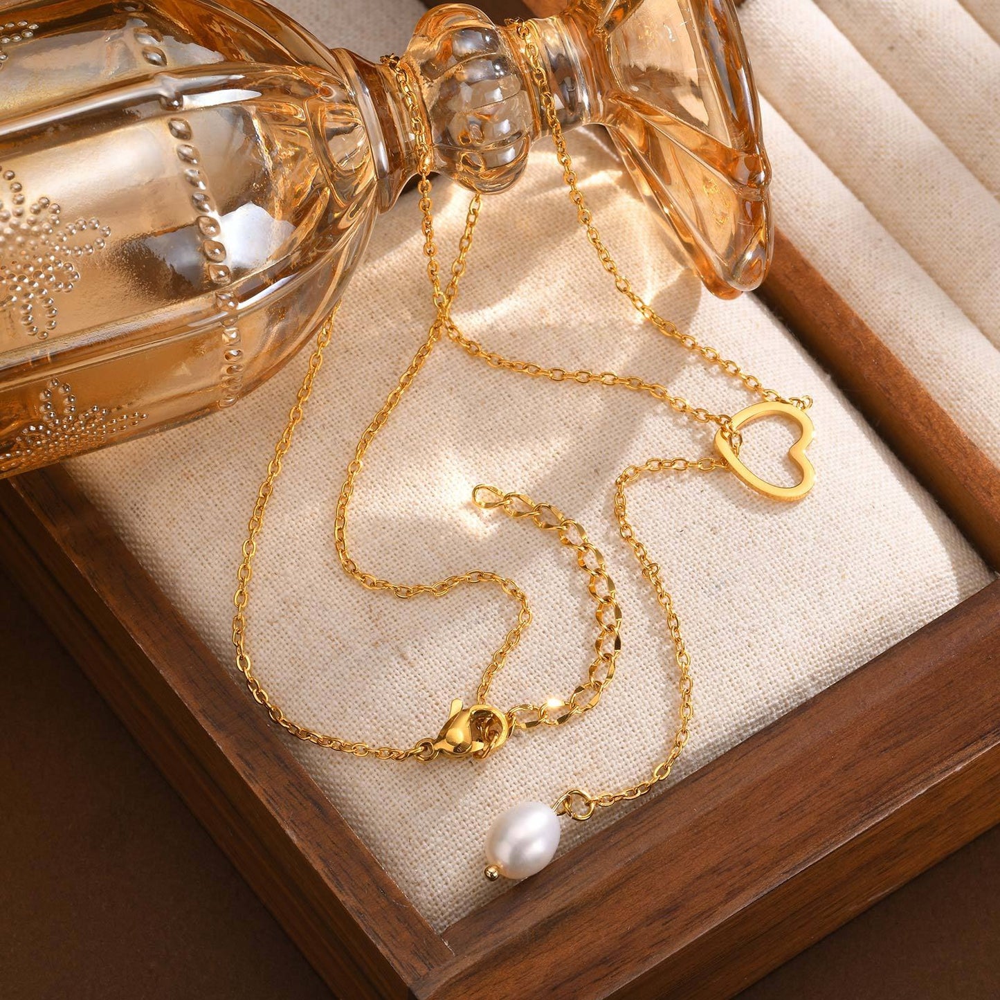 Titanium Steel Flat Cross Chain Necklace with Baroque Pearl & Heart Clasp – Y-Shaped Golden Statement Jewelry for Women NC-1974