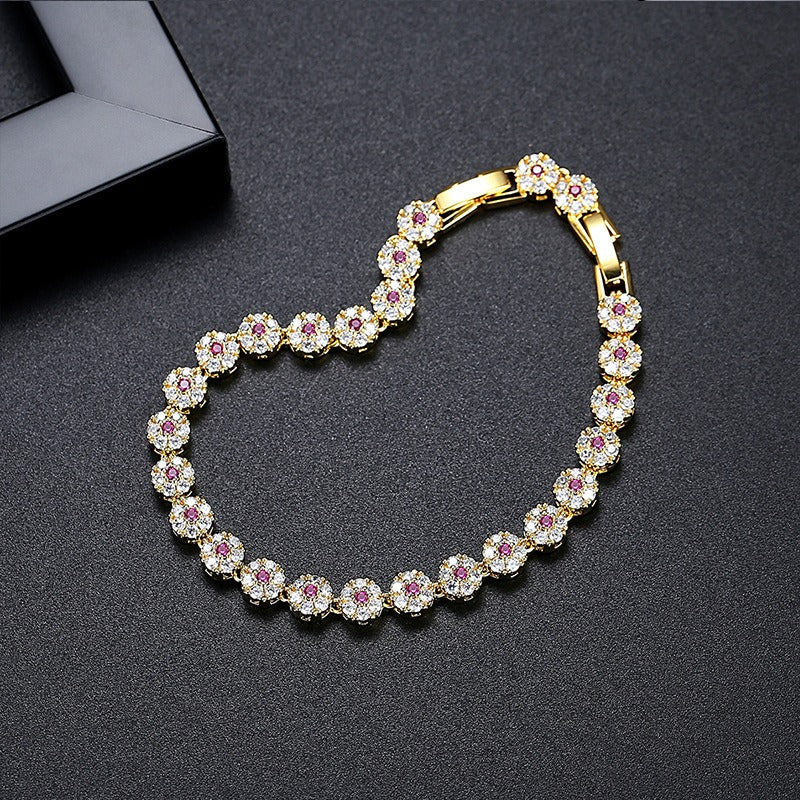 Delicada pulsera de cadena de tenis floral con micropavé de circonitas Kemstone: elegante diseño de doble cierre, hecha a mano para un look glamuroso diario B24090302