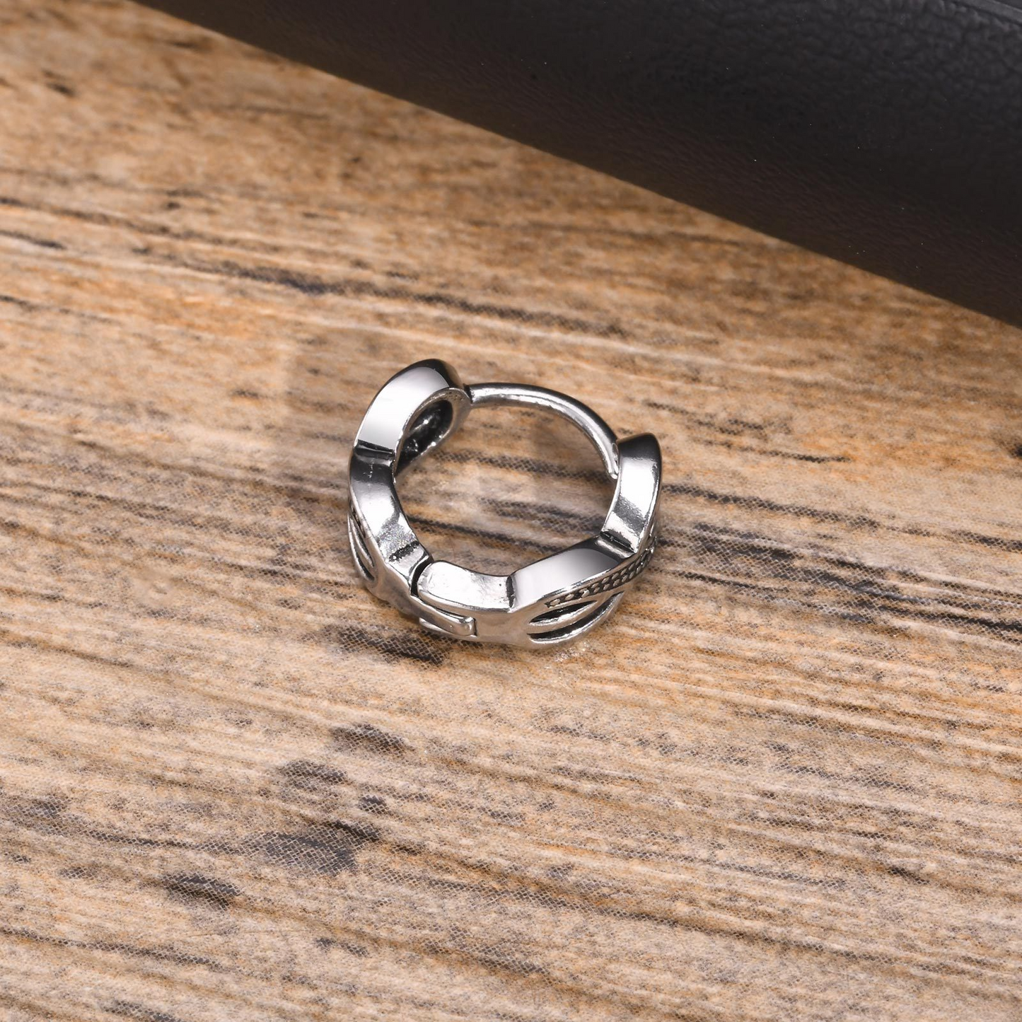 Kemstone Men’s Stainless Steel Infinity Hoop Earring – Vintage Silver EH-687