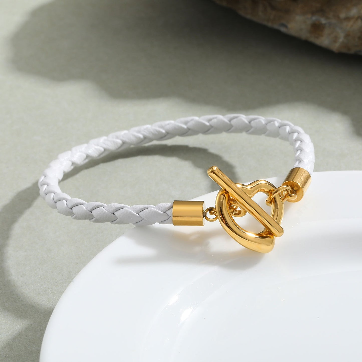 Pulsera Kemstone de acero inoxidable con cierre floral OT y correas de piel blanca flexible - Joyería minimalista moderna para mujer BL-779