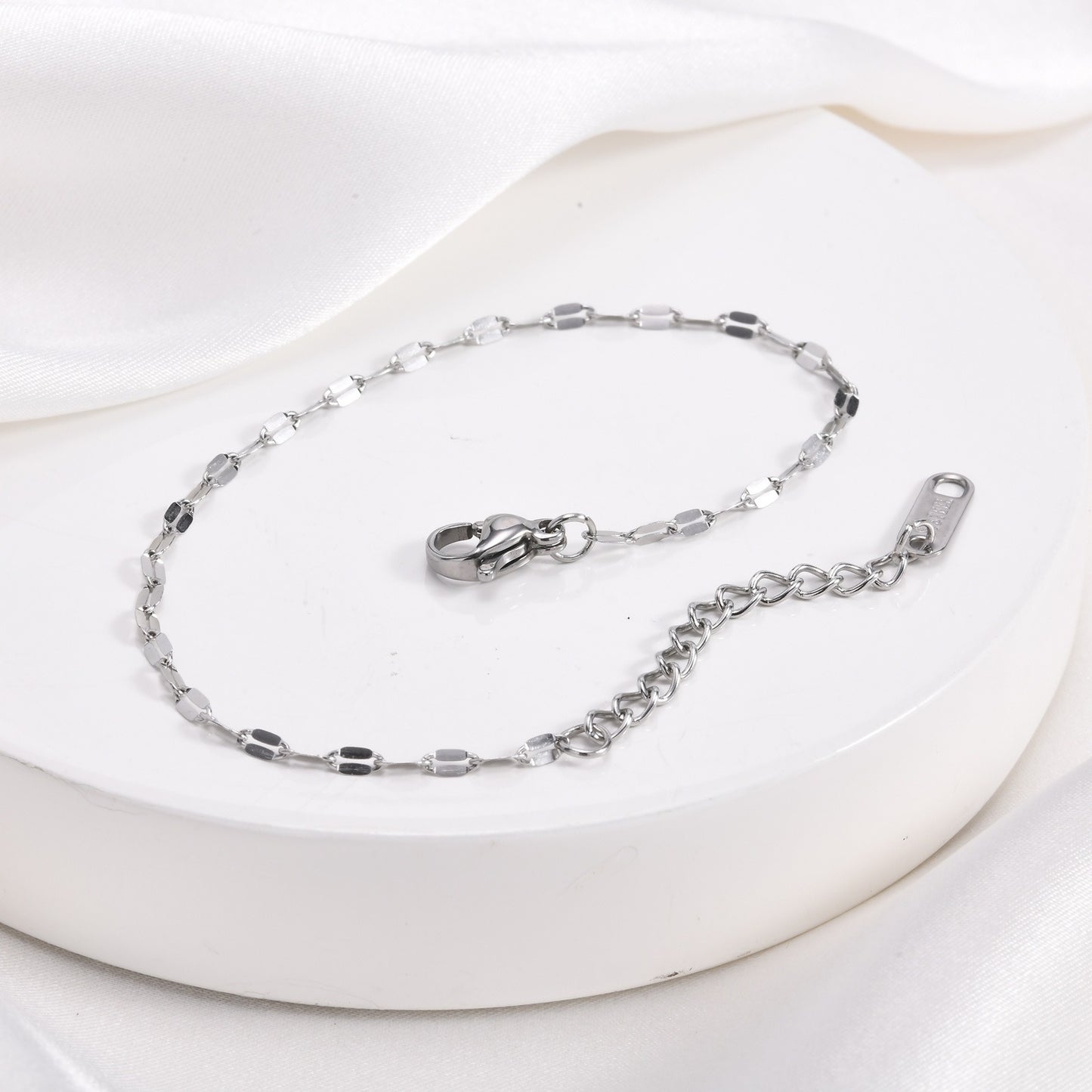 Elegante pulsera de cadena fina de acero de titanio bañada en oro de 18 quilates para mujer BR-2151