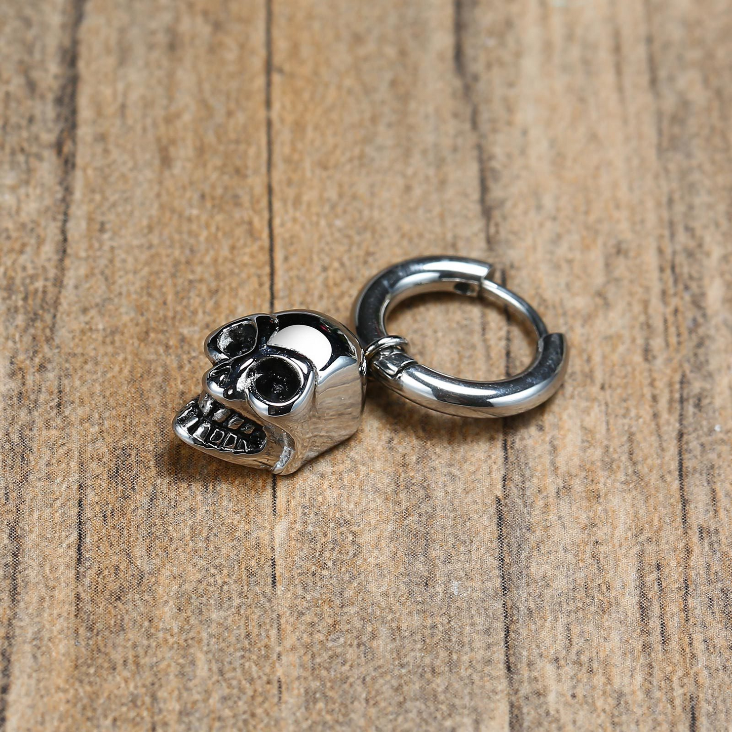 Kemstone Men’s Stainless Steel Skull Hoop Earring – Silver EH-313